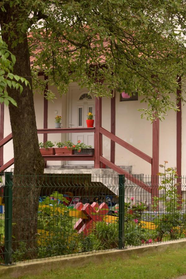Apartment Dil Кулен Вакуф Екстериор снимка